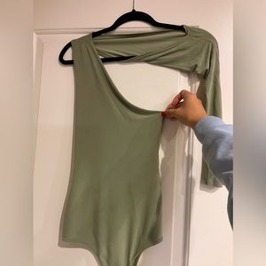 Pretty Little Thing blouse